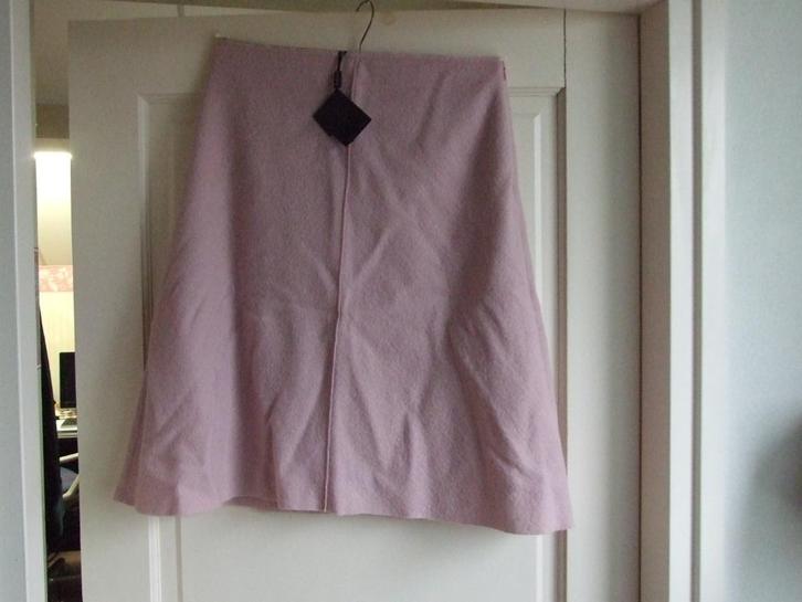 Massimo Dutti nieuwe oudroze rok met kaartje 40, Kleding | Dames, Rokken, Nieuw, Maat 38/40 (M), Roze, Knielengte, Ophalen of Verzenden