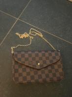 Elegante bruine schoudertas met ketting, Ophalen of Verzenden, Zo goed als nieuw, Bruin, Schoudertasje