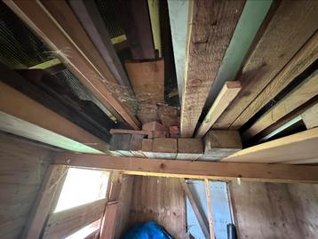 Zolder vol (bouw)hout beschikbaar voor biedingen