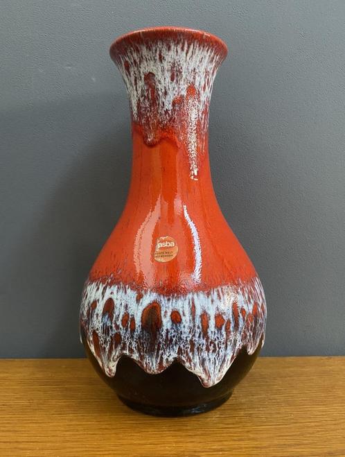 60 70's VAAS NR 37 JASBA vaas Oranje met wit bruine &sticker, Huis en Inrichting, Woonaccessoires | Vazen, Gebruikt, Oranje, Minder dan 50 cm