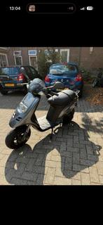 Piaggio typhoon 70cc, Fietsen en Brommers, Scooters | Piaggio, Ophalen, Zo goed als nieuw, Tweetakt, Overige modellen
