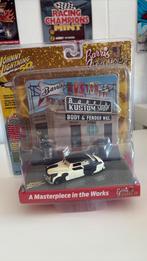 Johnny Lightning 1949 Mercury Coupe Diorama! 1/64, Ophalen of Verzenden, Nieuw, Auto