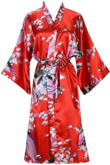 Mooie elegante kimono's div. modellen met leuke accessoires beschikbaar voor biedingen