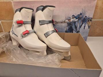 Zandstra Kunstschaatsen Maat 41 (valt als 39.5) beschikbaar voor biedingen