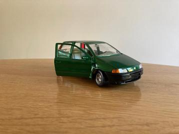 FIAT Punto - Bburago - schaal 1:24 beschikbaar voor biedingen