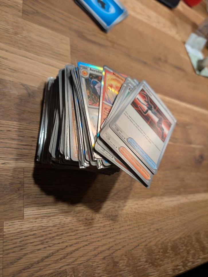 Pokemon 151 Bulk - Mew Set - 200 Kaarten, Hobby en Vrije tijd, Verzamelkaartspellen | Pokémon, Zo goed als nieuw, Meerdere kaarten