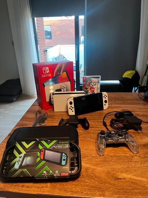 Nintendo Switch Oled + Mario Wonder + Afterglow Controller, Spelcomputers en Games, Games | Nintendo Switch, Zo goed als nieuw