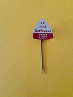 Sp 767 Speldje 50 jaar Bastiméns, Verzamelen, Speldjes, Pins en Buttons, Ophalen of Verzenden, Zo goed als nieuw, Overige onderwerpen