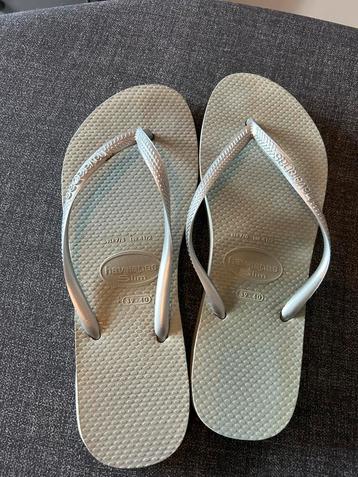 Zilveren/grijze Havaianas maat 39/40 te koop beschikbaar voor biedingen