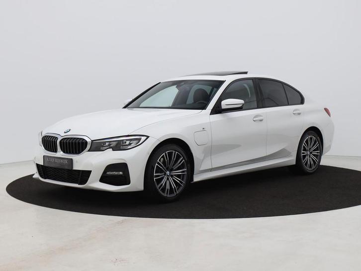BMW 3-serie 320e M-Sport | PANO | CAMERA | MEMORY | STOELVER, Auto's, BMW, Bedrijf, Te koop, 3-Serie, ABS, Airbags, Airconditioning