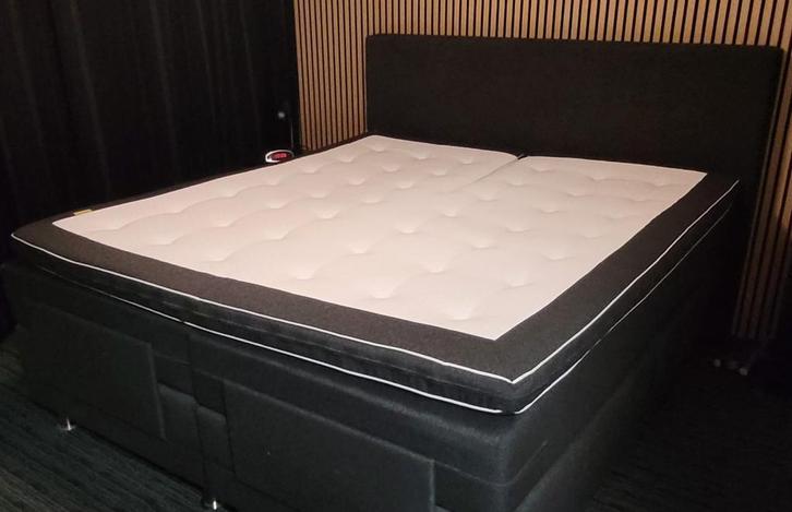 Boxspring, Huis en Inrichting, Slaapkamer | Boxsprings, Gebruikt, 180 cm, 200 cm, Tweepersoons, Zwart, Ophalen