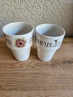2 jet melkbekers, Huis en Inrichting, Keuken | Servies, Ophalen of Verzenden, Overige stijlen