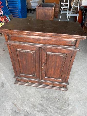 Mooi teakhouten dressoir met laden en kastdeuren beschikbaar voor biedingen