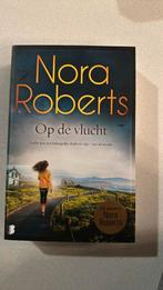 Nora Roberts - Op de vlucht, Nieuw, Ophalen of Verzenden, Nederland, Nora Roberts