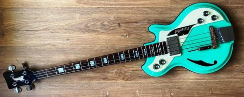 Italia Mondial retro bass nwst/ humbucker & piezo pickup !!, Muziek en Instrumenten, Snaarinstrumenten | Gitaren | Bas, Zo goed als nieuw
