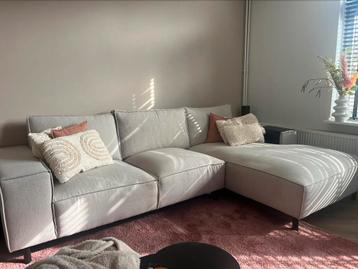 Beige bank - MOET WEG beschikbaar voor biedingen