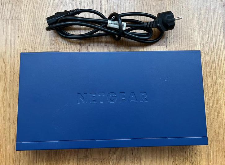 Netgear ProSAFE JGS524 en GS108E gigabit Netwerkswitch, Computers en Software, Netwerk switches, Gebruikt, Ophalen