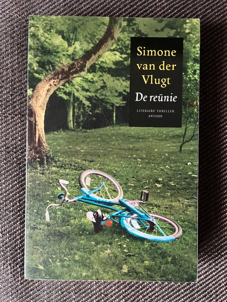 Simone van der Vlugt - De reünie., Boeken, Thrillers, Zo goed als nieuw, Ophalen of Verzenden
