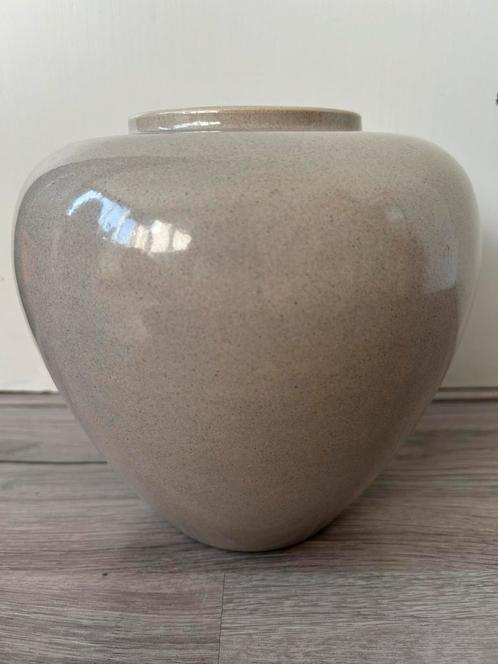 ADCO 1025 vaas keramiek lichtbruin 20 cm, Antiek en Kunst, Antiek | Keramiek en Aardewerk, Ophalen of Verzenden