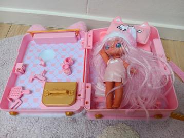 Na na na surprise beschikbaar voor biedingen