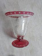 Boheems glas met losse lente bloemen -cranberry accenten, Antiek en Kunst, Ophalen of Verzenden