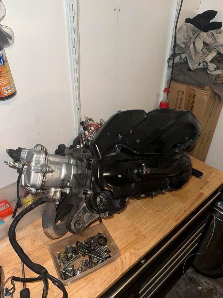 Hexagon blok 125cc PLUG AND PLAY, Fietsen en Brommers, Brommeronderdelen | Scooters, Zo goed als nieuw, Piaggio, Blok, Ophalen