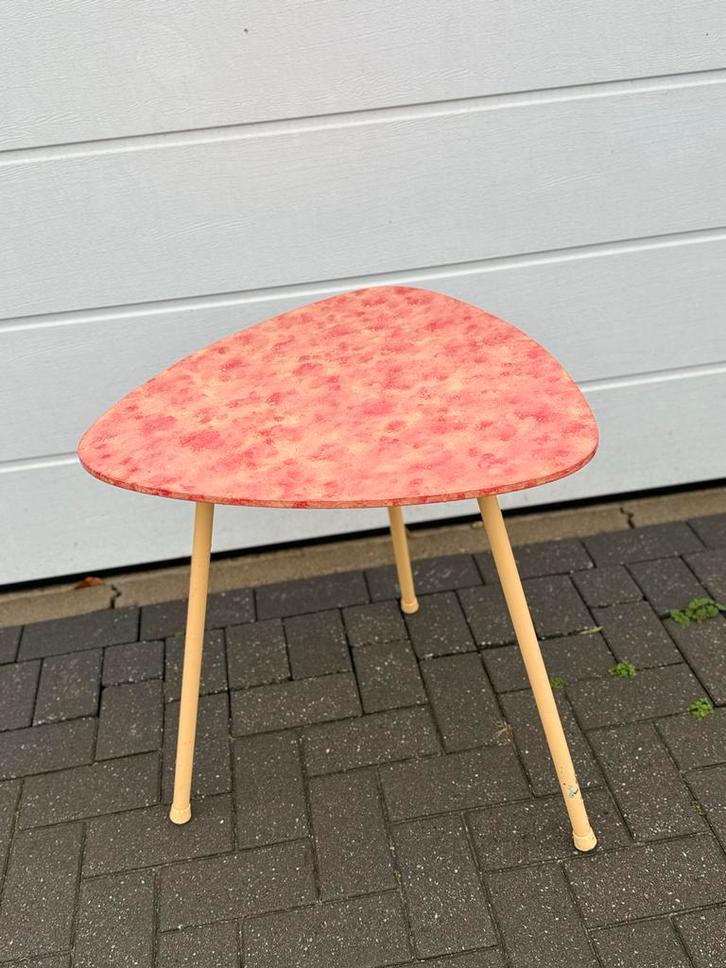 Retro bijzettafel 60 cm – vintage tafeltje – mid century, Huis en Inrichting, Tafels | Bijzettafels, Zo goed als nieuw, Overige vormen