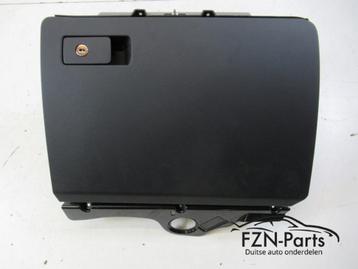 VW Passat B7 Dashboardkastje Met Slot 3AB857097K beschikbaar voor biedingen