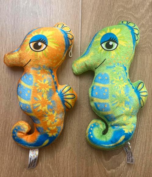 Zeepaarden knuffels 24 cm oranje en groen Nicky Toy, Kinderen en Baby's, Speelgoed | Knuffels en Pluche, Zo goed als nieuw, Overige typen