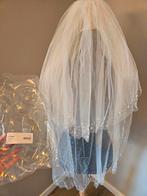 Prachtige sluier ivory kraaltjes afgewerkt 90 cm, Kleding | Dames, Trouwkleding en Trouwaccessoires, Ophalen of Verzenden, Zo goed als nieuw