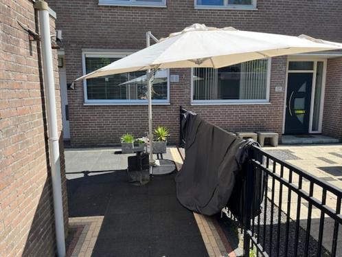Zweefparasol 3 x 3 meter, Tuin en Terras, Parasols, Gebruikt, Zweefparasol, 2 tot 3 meter, Kantelbaar, Verstelbaar, Waterdicht