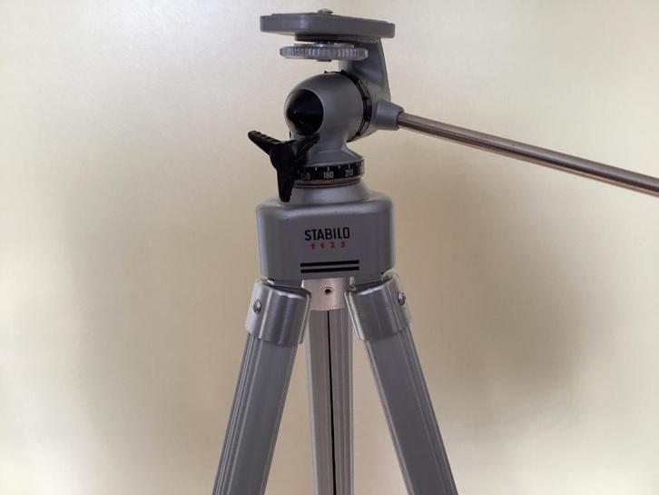Fototoestel statief, Audio, Tv en Foto, Fotografie | Statieven en Balhoofden, Zo goed als nieuw, Driepoot, Minder dan 150 cm, Met balhoofd