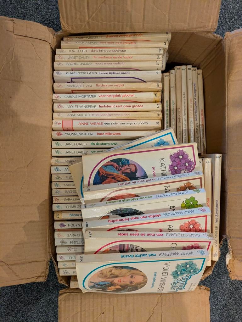 Grote verzameling Bouquetreeks boekjes (ca. 90 stuks), Ophalen, Gelezen