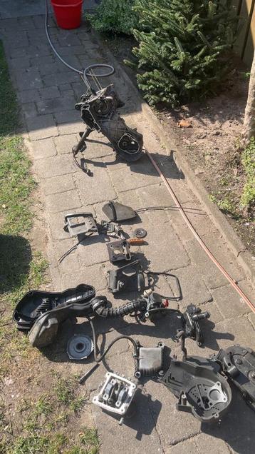 Piaggio zip 4t onderdelen beschikbaar voor biedingen