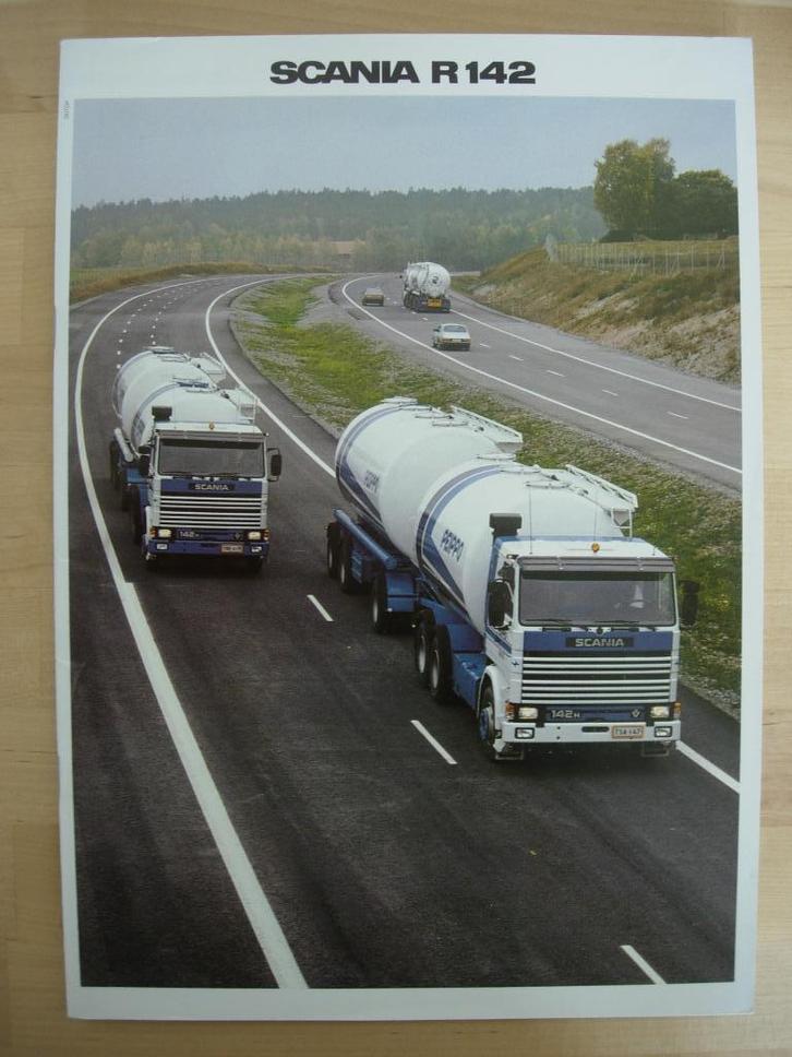Scania R142 Brochure 1985 – R 142 V8, Boeken, Auto's | Folders en Tijdschriften, Zo goed als nieuw, Overige merken, Ophalen
