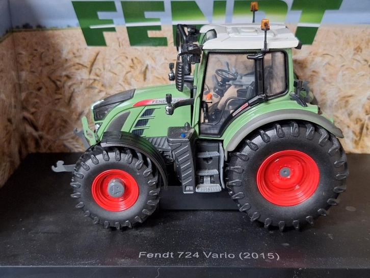 Fendt 724 Vario (2015) Oude Kleur, Hobby en Vrije tijd, Modelauto's | 1:32, Zo goed als nieuw, Tractor of Landbouw, Universal Hobbies