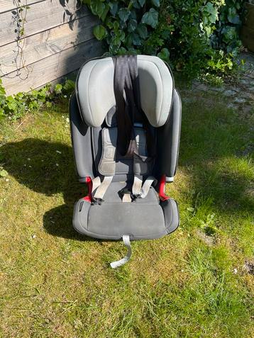 Britax Römer Advansafix IV R autostoel met top tether  beschikbaar voor biedingen