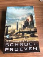 James Dashner - De schroeiproeven deel 2, Ophalen of Verzenden, Zo goed als nieuw, James Dashner