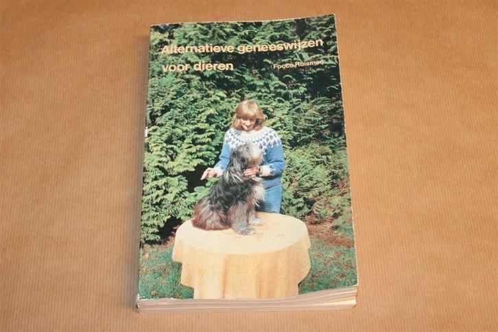 Alternatieve Geneeswijzen voor Dieren — F. Huisman, Boeken, Dieren en Huisdieren, Gelezen, Overige diersoorten, Ophalen of Verzenden