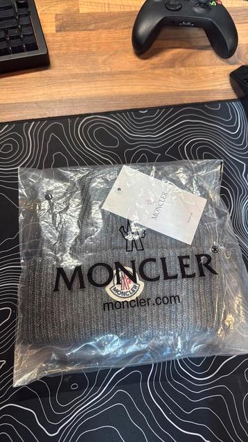Moncler beany beschikbaar voor biedingen