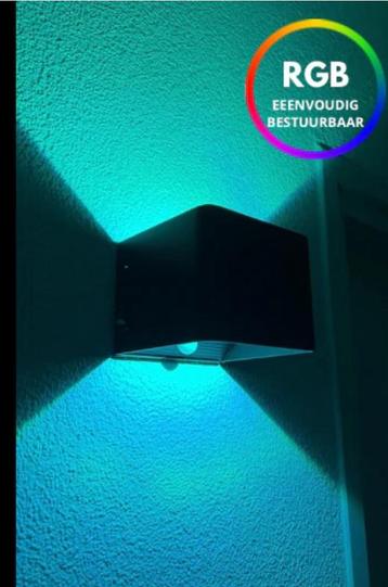 RGB kubus lamp met bewegingsmelder en afstandsbediening beschikbaar voor biedingen