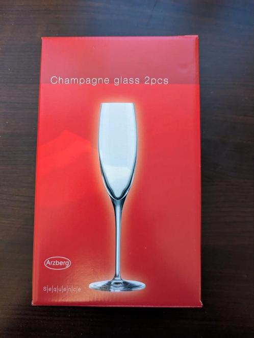 2 Dozen met in totaal 4 champagne glazen. Nieuw!, Verzamelen, Glas en Borrelglaasjes, Nieuw, Overige typen, Ophalen of Verzenden