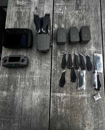 DJI Mavic 2 pro fly more combo + op maat gemaakte tas beschikbaar voor biedingen