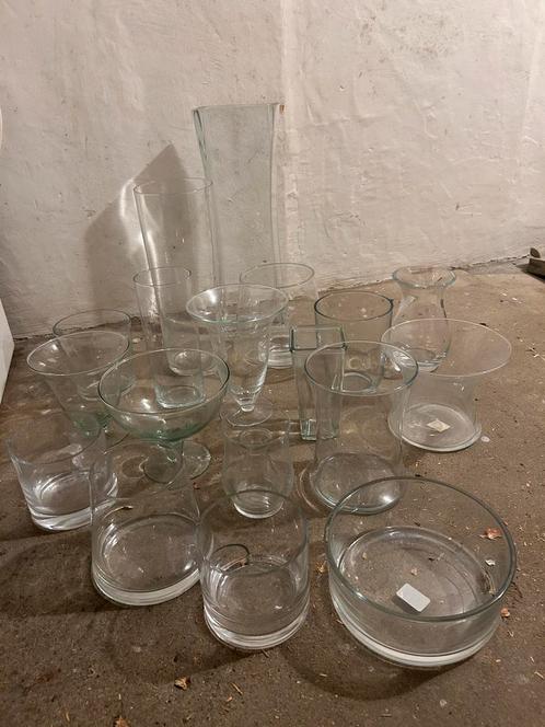 Grote partij van 17 glazen vazen, schaaltjes etc in één koop, Huis en Inrichting, Woonaccessoires | Vazen, Gebruikt, Overige kleuren
