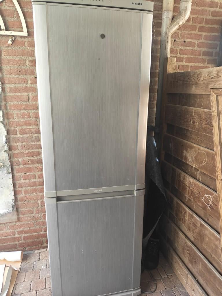 Koelkast met vriesgedeelte, Witgoed en Apparatuur, Koelkasten en IJskasten, Ophalen, Gebruikt, 200 liter of meer, Met aparte vriezer