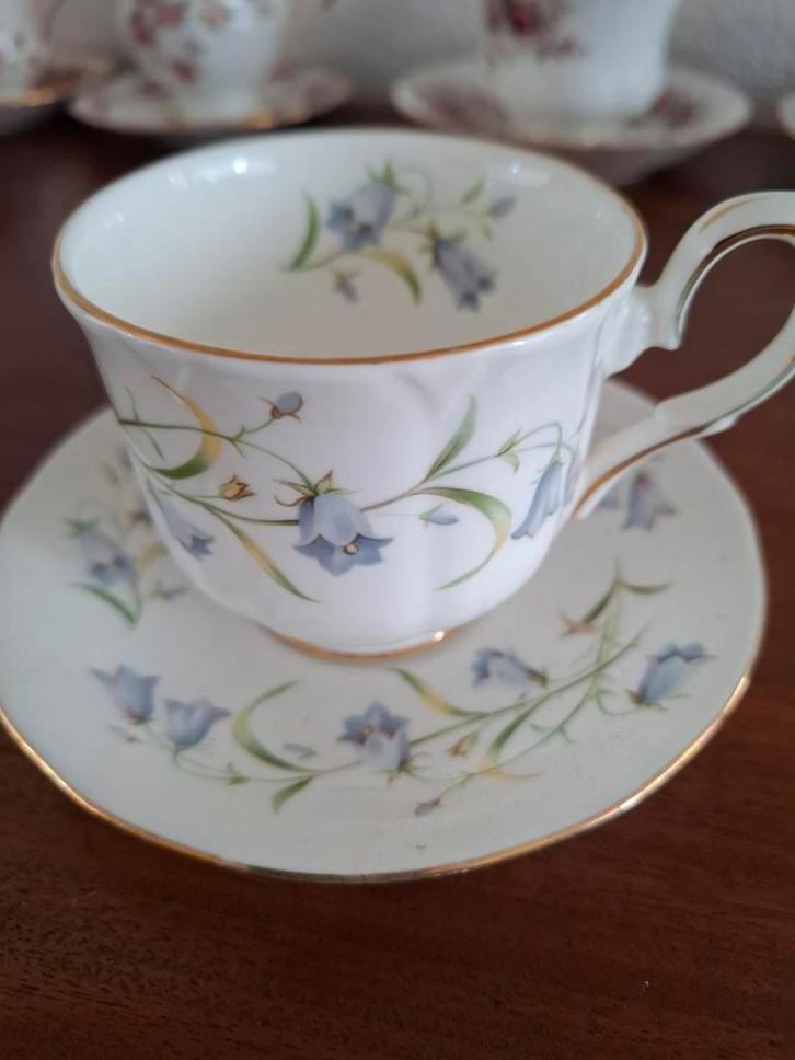 Antieke Duchess Harebell Kop en Schotel, Antiek en Kunst, Antiek | Servies los, Ophalen
