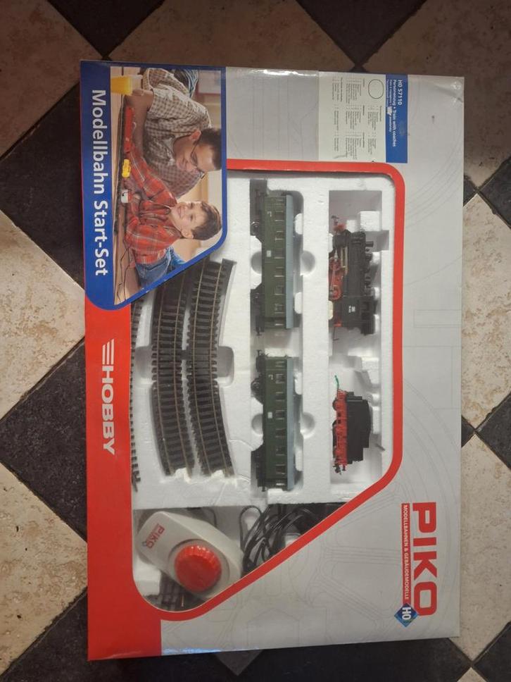 Piko HO Treinset 2057110 ( bijv. voor kerstdorp), Hobby en Vrije tijd, Modeltreinen | H0, Zo goed als nieuw, Treinset, Gelijkstroom