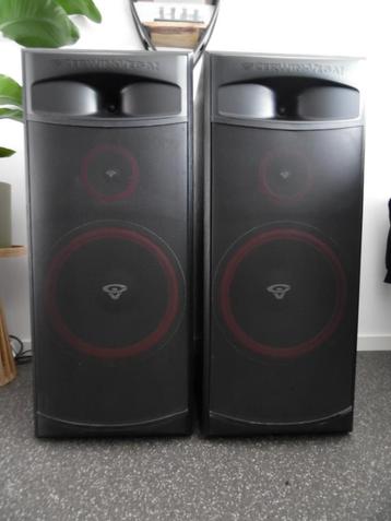 Zeldzaam aangeboden Cerwin Vega XLS15 speakerset beschikbaar voor biedingen