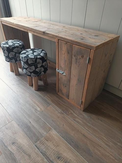 Steigerhouten bureau met 2 krukjes, Huis en Inrichting, Bureaus, Zo goed als nieuw, Bureau, Ophalen