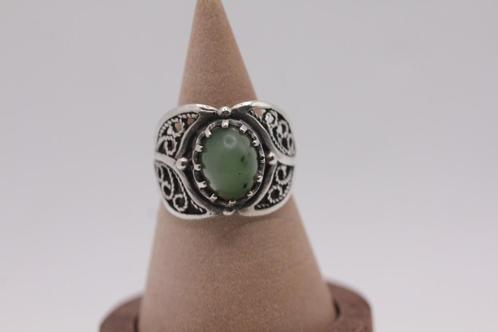 zilveren ring vintage 1960 met jade, Sieraden, Tassen en Uiterlijk, Ringen, Zo goed als nieuw, Dame, 17 tot 18, Groen, Zilver
